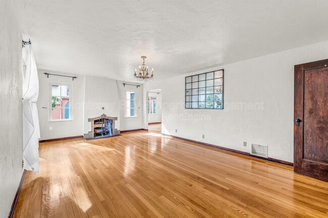 Building Photo - 940 14th St