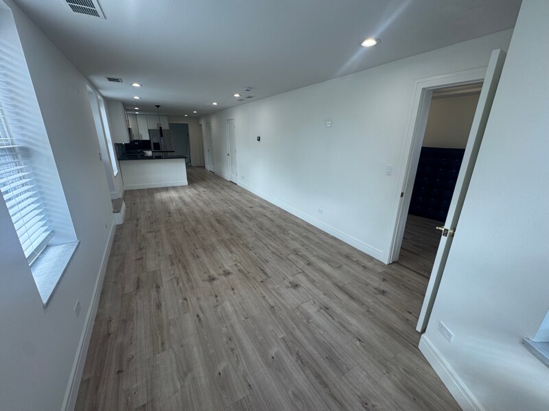 Building Photo - 4036 Amelia Ave