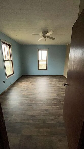 Building Photo - 409 Mammoth Cave St
