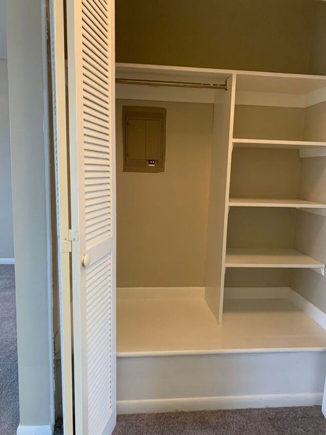 Building Photo - 6491 Carefree Ln