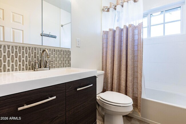 Building Photo - 8322 E Wilshire Dr