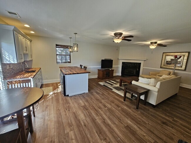 Building Photo - Lake Front Luxury in Chapin!