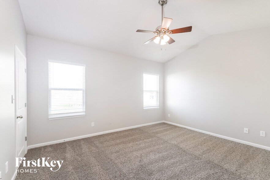 Building Photo - 5887 Aldridge Dr