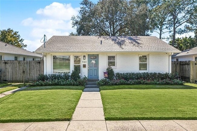 Building Photo - 940 Florida Blvd