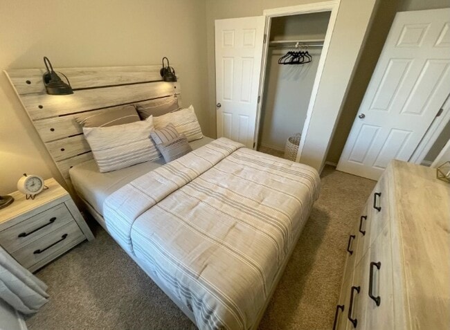 Building Photo - 10620 Pine Wy