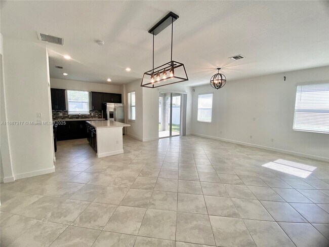 Building Photo - 7879 NW Greenbank Cir