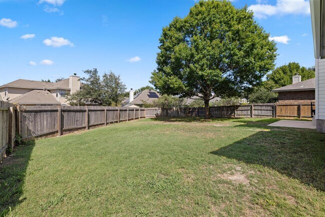 Building Photo - 2111 Speidel Dr