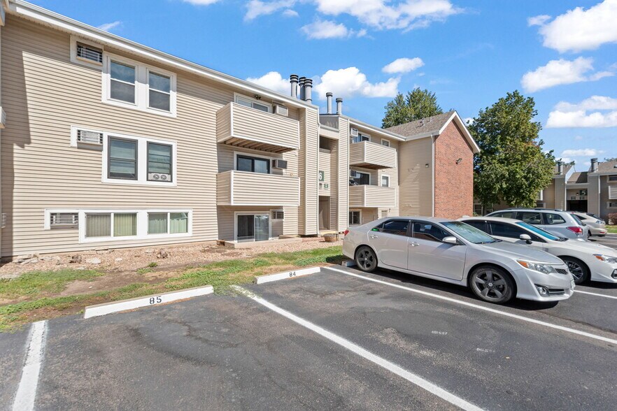 Building Photo - 10150 E Virginia Ave