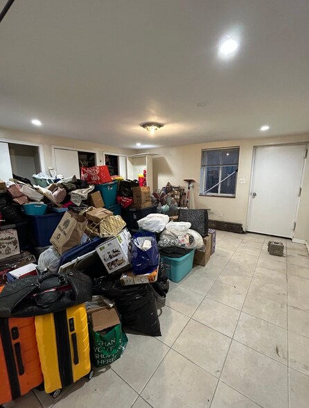 Building Photo - 487 Rutland Rd