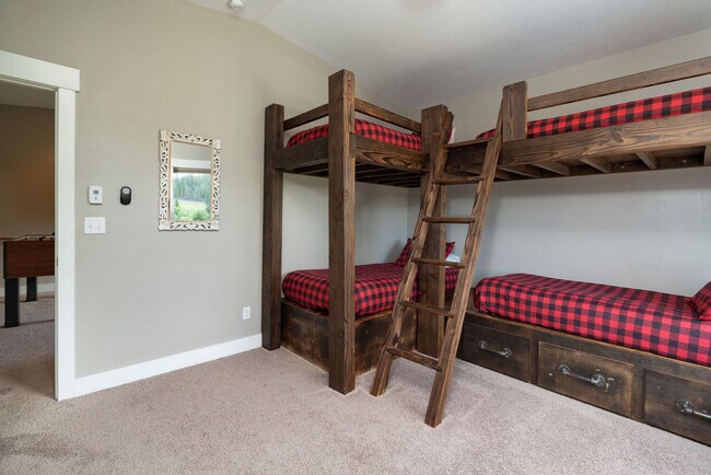 Building Photo - 278 Mountain Willow Dr