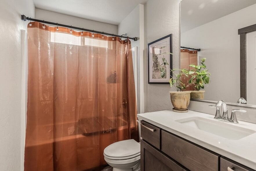 Building Photo - 195 Jasper Loop