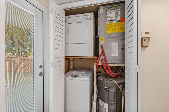 Building Photo - 920 Dogwood Dr