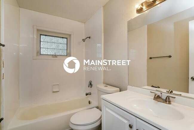 Building Photo - 3 Bedroom Pet-Friendly Home in Cape Coral,...