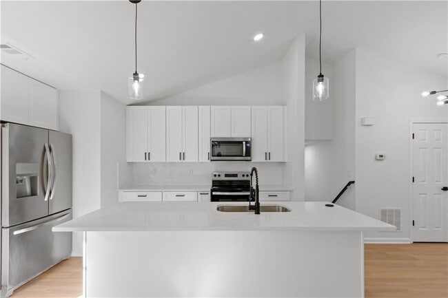 Building Photo - 3415 Camens Ct NE