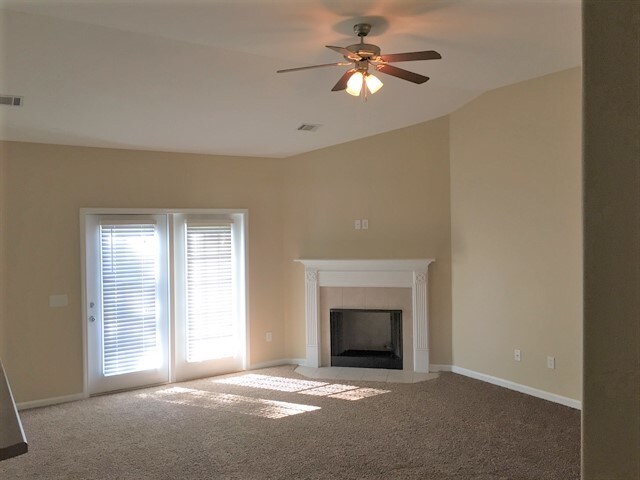 Building Photo - 1555 Bradley Blvd