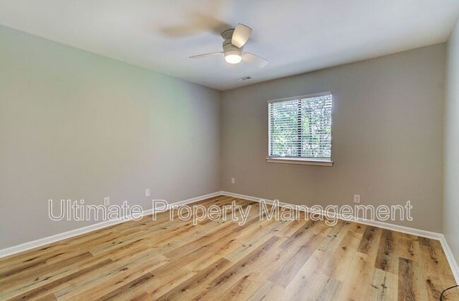 Building Photo - 522 S Kerr Ave
