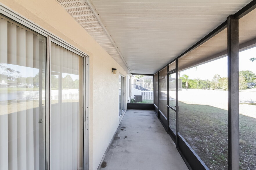 Building Photo - 12906 Longcrest Dr