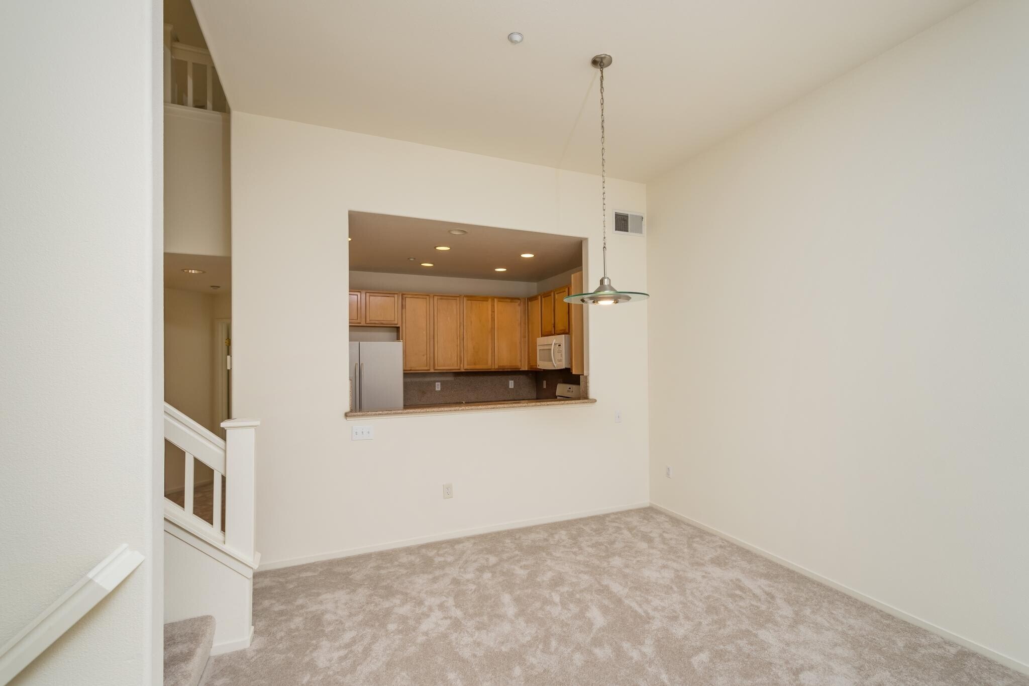 Building Photo - 204 Town Green Ln