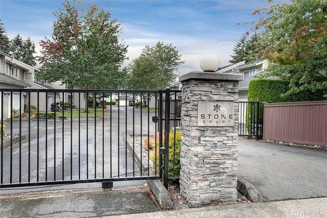 Building Photo - 459 Queen Ave NE