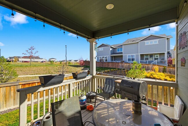 Building Photo - Modern 3-Bed 2.5-Bath Home on Corner Lot i...