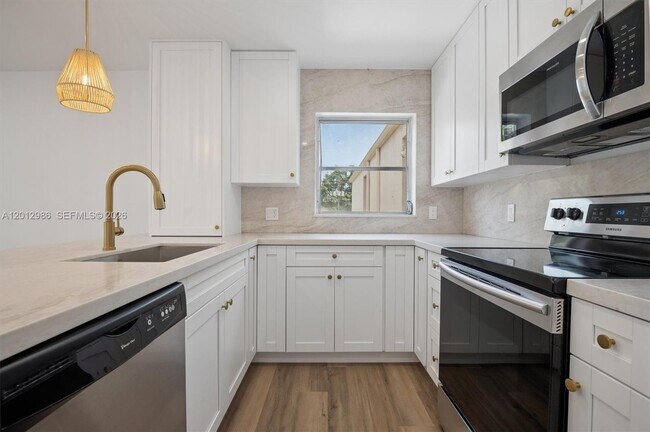 Building Photo - 7775 SW 86th St