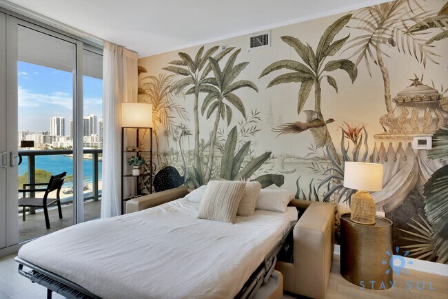 Building Photo - 2602 E Hallandale Beach Blvd