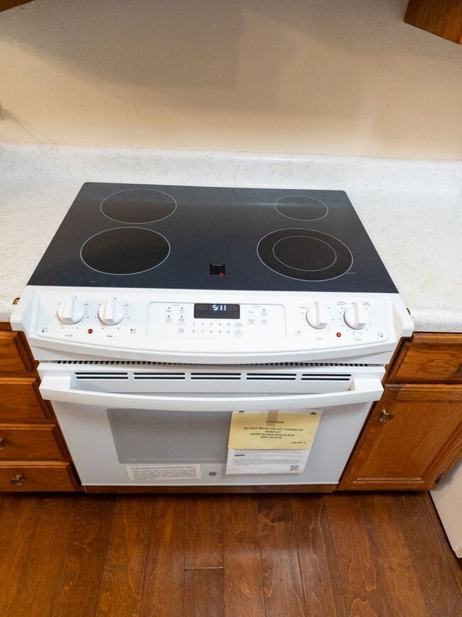 Building Photo - Spacious One Bedroom Condo Close to Piedmo...