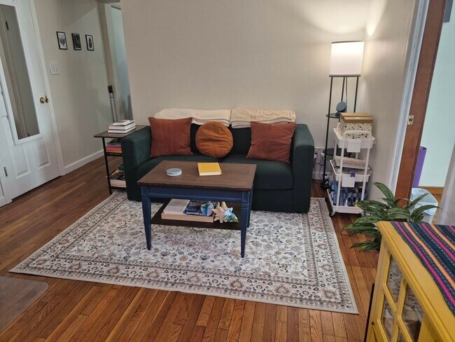 Building Photo - 4499-4501-4501 Washington St