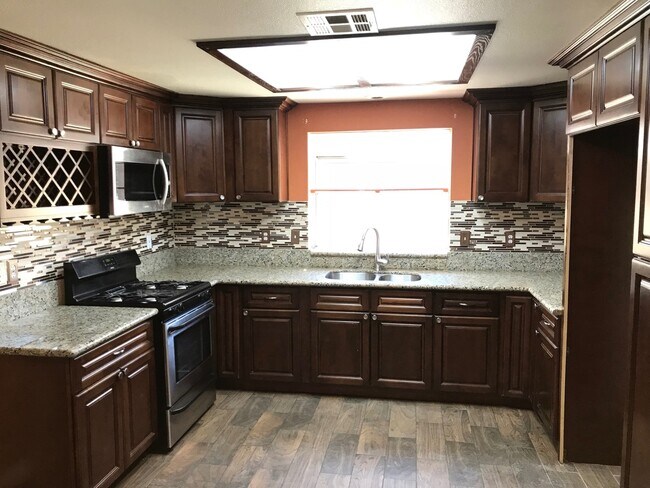 Building Photo - Beautiful 3 Bed 2 Bath Single Story In Perris