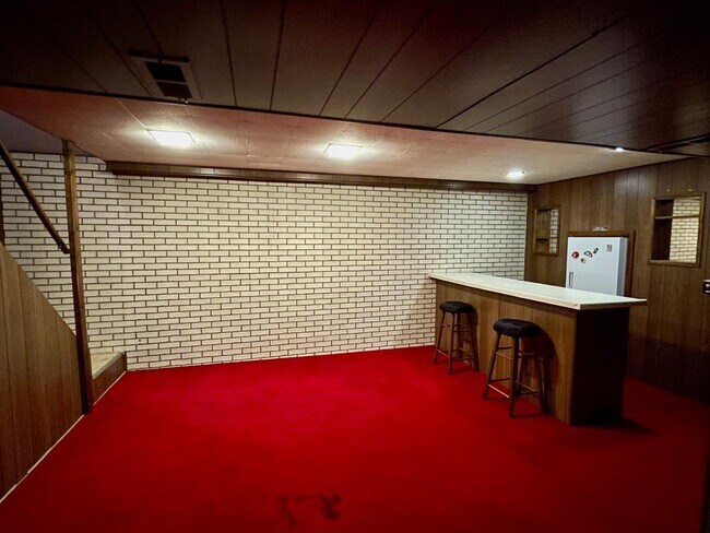 Building Photo - 9841 Smithdale Ave NE