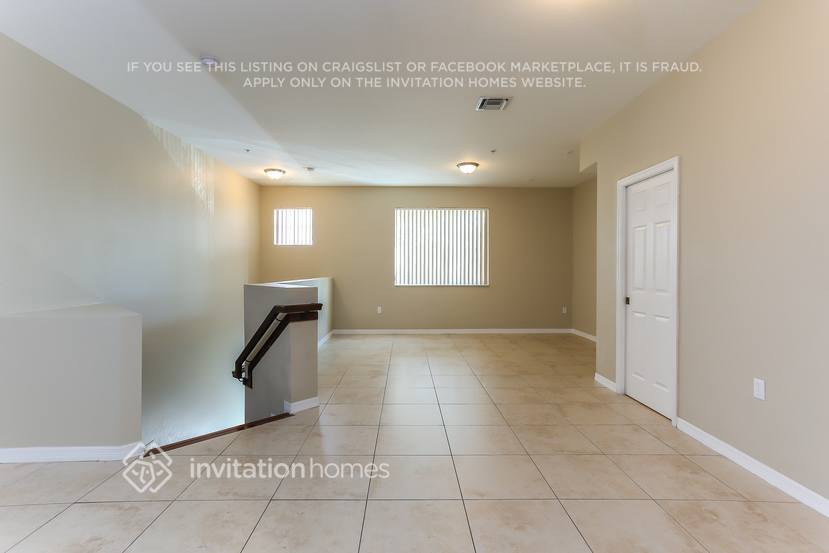 Building Photo - 12421 SW 50th Ct