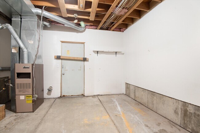 Building Photo - 11877 E Kepner Dr