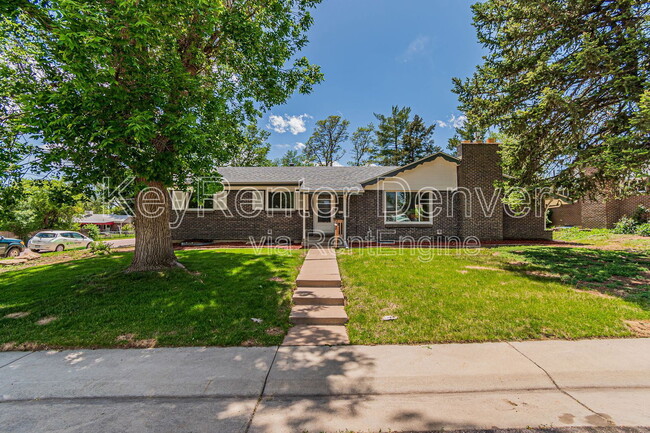 Building Photo - 3730 W Saratoga Ave