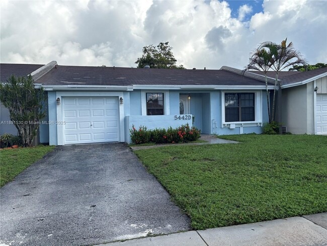 Building Photo - 5442 Lakewood Cir S