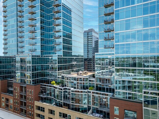 Building Photo - Glass House 1 Bed 1 Bath High Rise Condo w/ Mountain & City Views!!