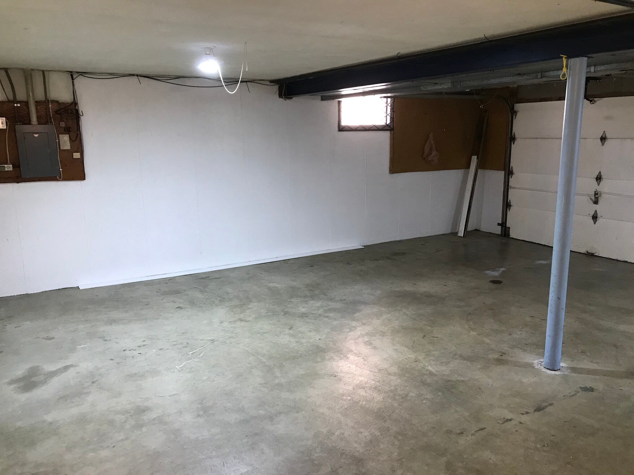 Basement / Garage - 826 Arlington Rd