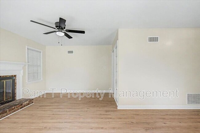 Building Photo - 102 Juniper Cir
