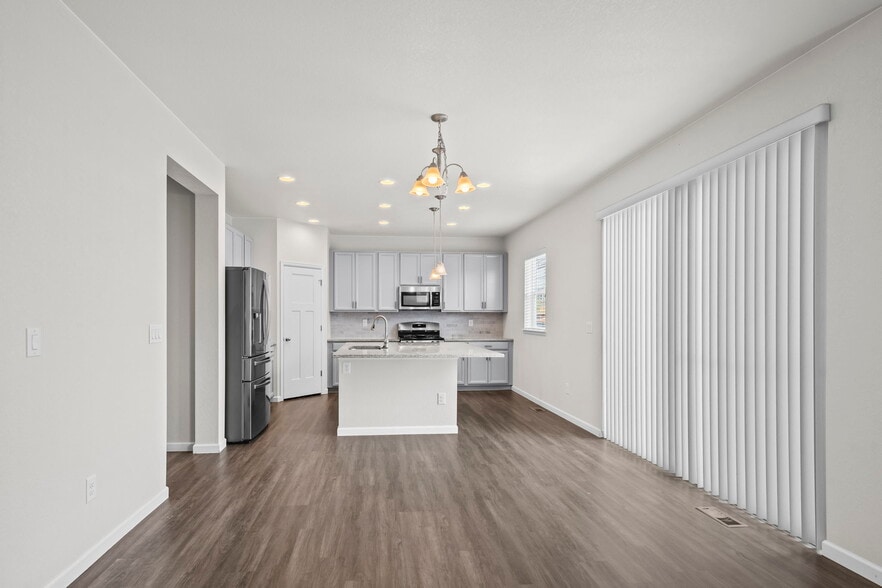 Building Photo - 577 W 174th Ave
