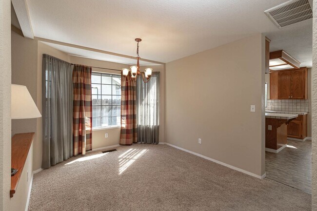 Building Photo - Two story home located near major shopping and restaurants!