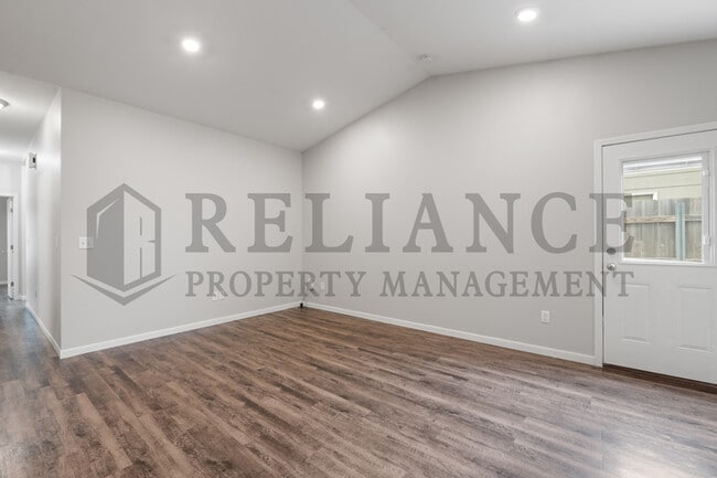 Building Photo - 1615 E Horstmann Ct