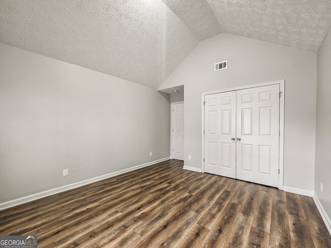 Building Photo - 3051 Red Oak Trail