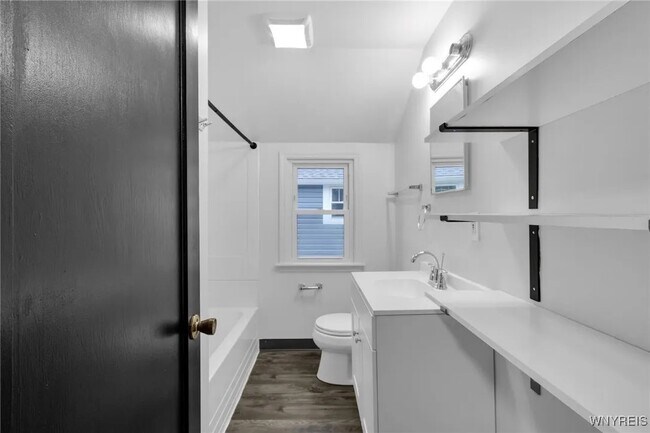 Building Photo - Callodine- 2 unit