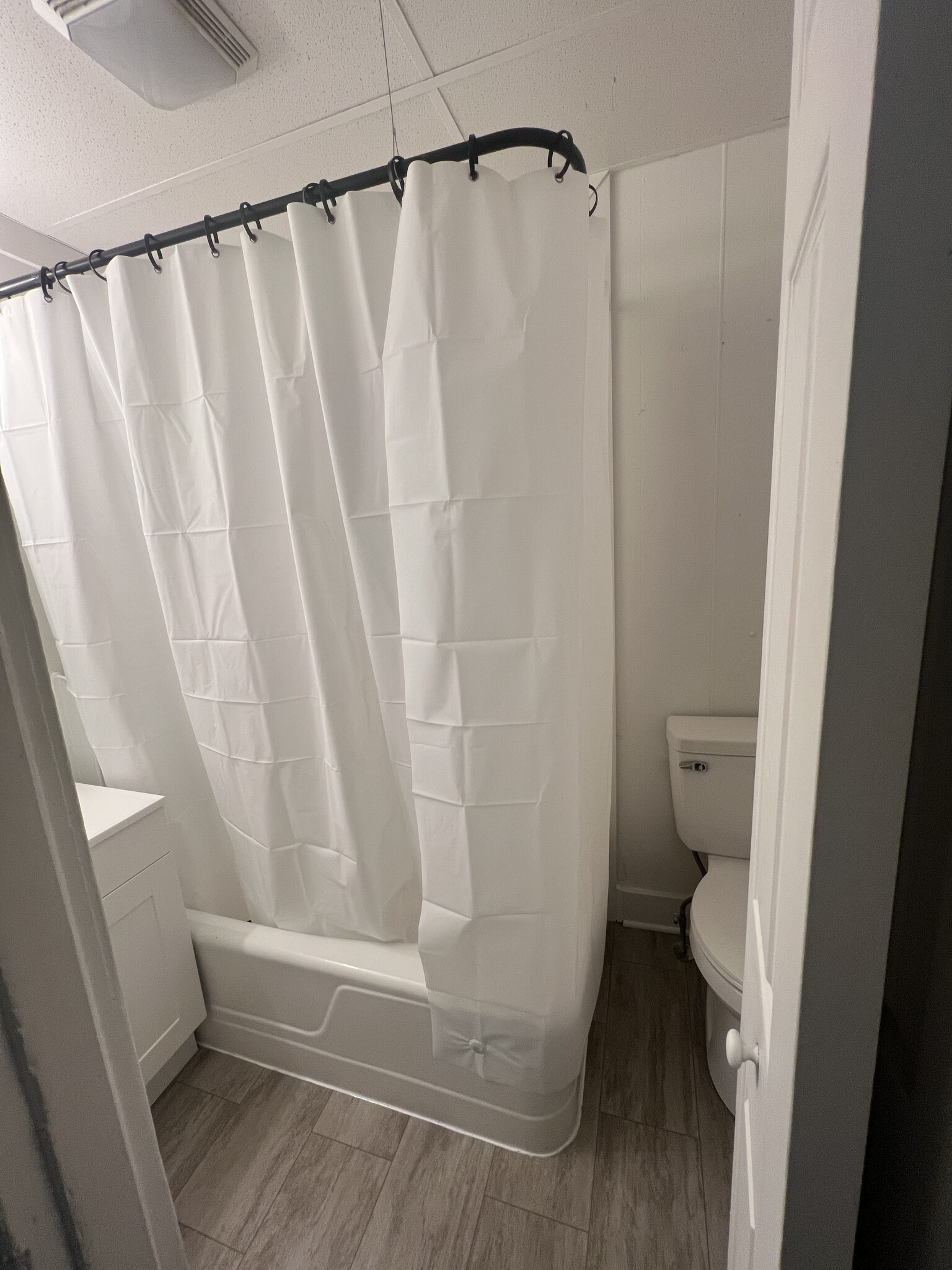 Bathroom - 739 N George St