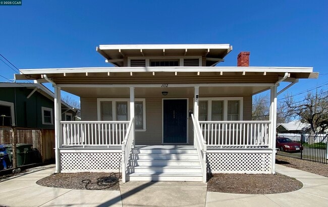 Primary Photo - 43 W 11th St