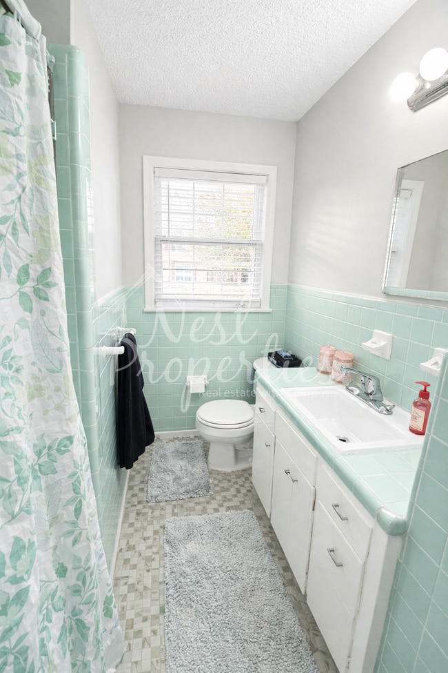 Building Photo - 1458 Ilex St