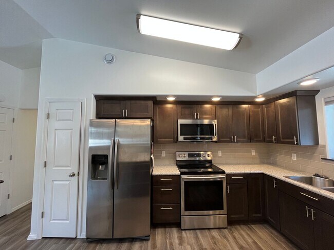 Building Photo - Newer, energy efficient, pet friendly home...