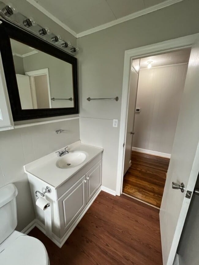 Building Photo - 2 bed 1 Bath Home Mount Airy NC