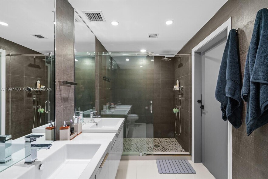 Building Photo - 90 SW 3rd St