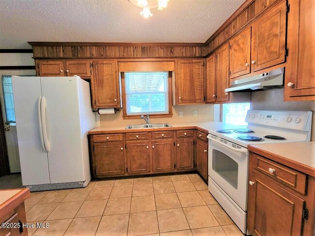 Building Photo - 304 Beech Ln