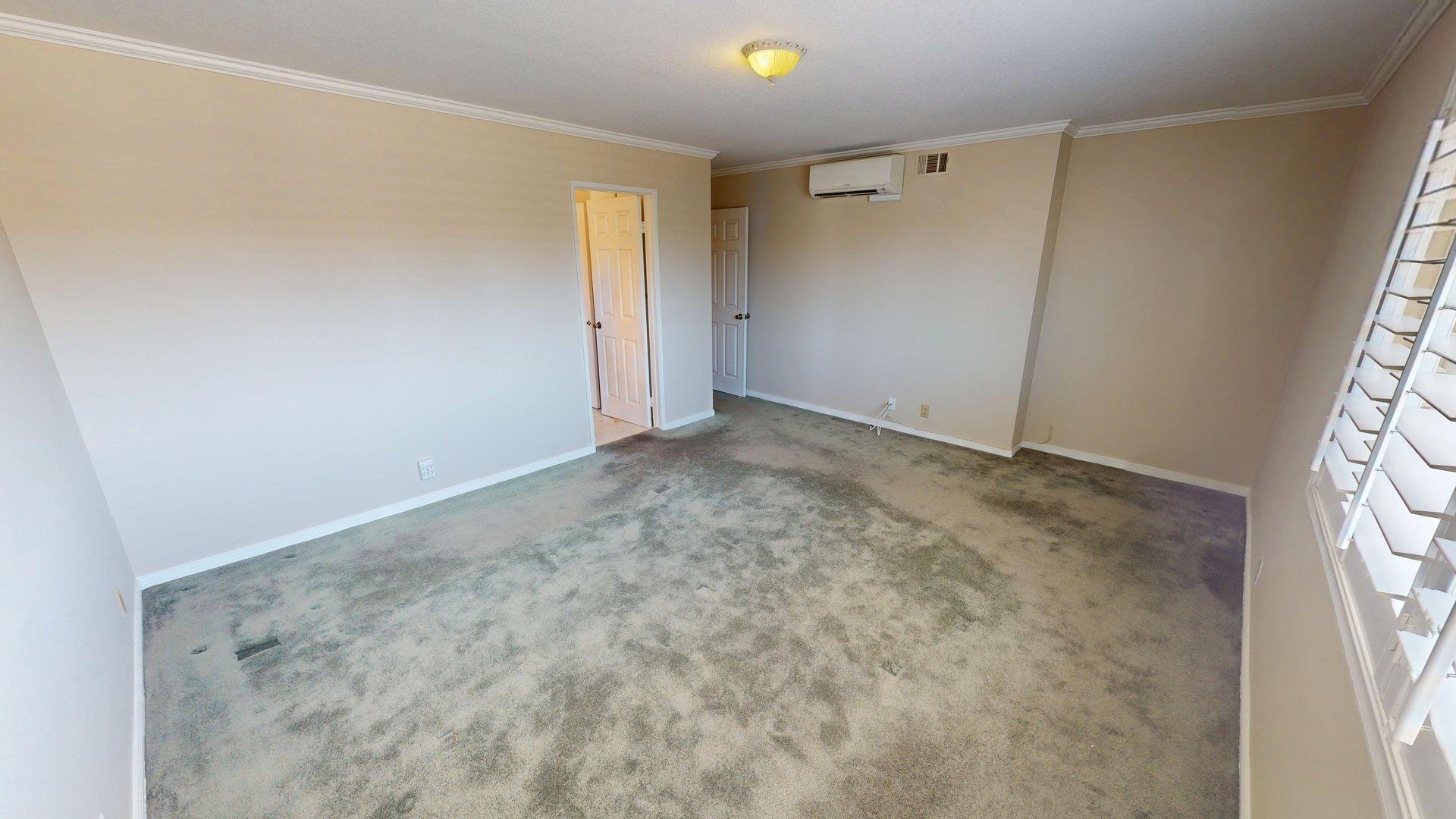 Building Photo - 2431 Deerfield Ct